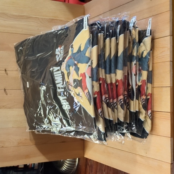 Spy x family t shirt collectible size large new in package Shirt - Picture 5 of 6